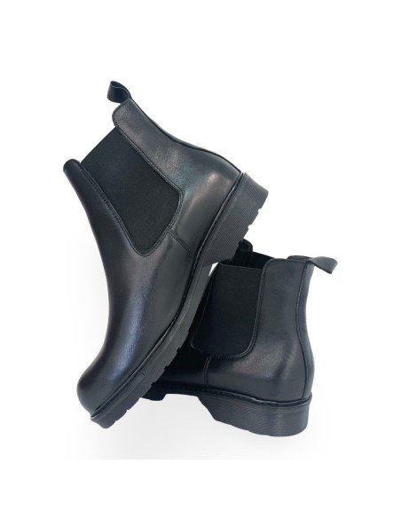 Beatles Sara in pelle nera